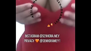 Fazendo aquele stripper super sensual para voc&ecirc;s &comma; tem muito mais no meu assinaturas